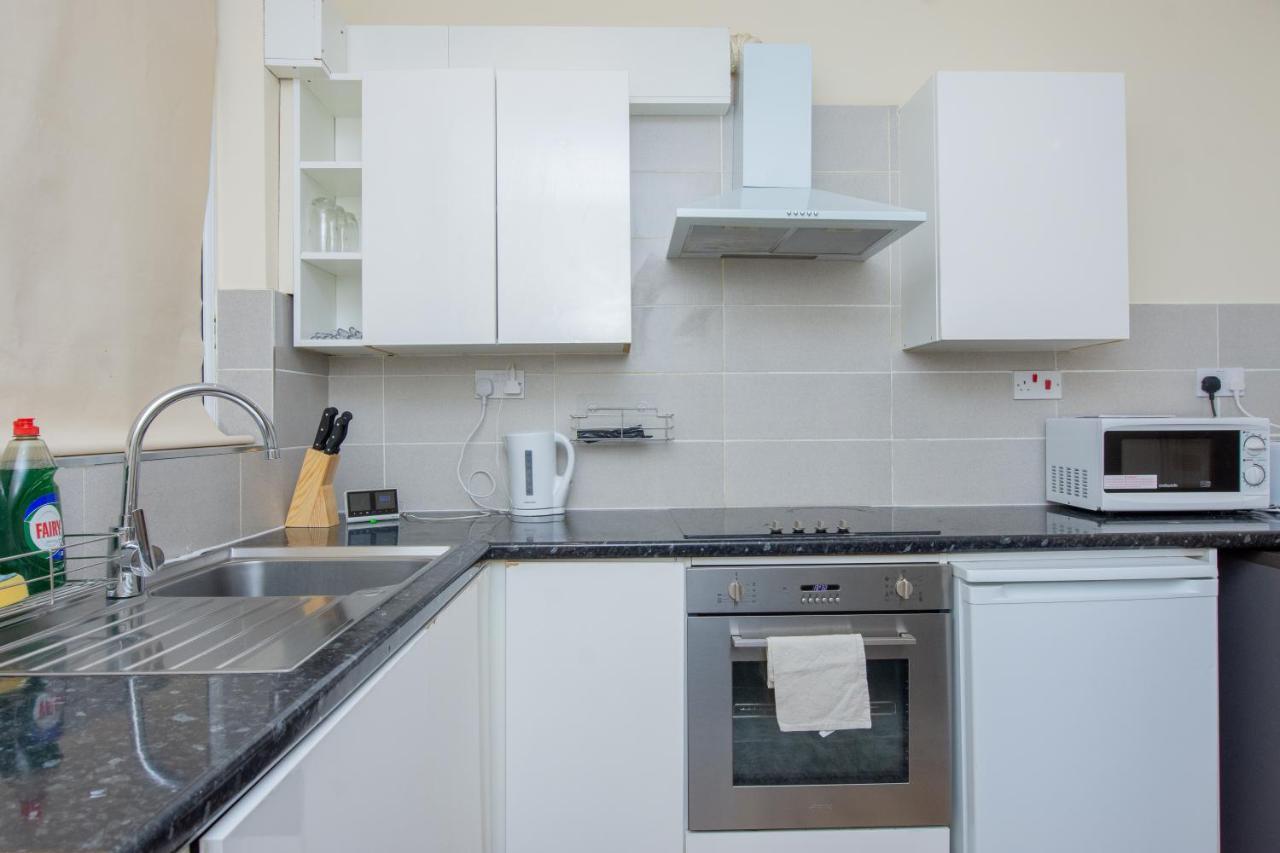 Apartment Evergreen Apartments- Flat 1, London
