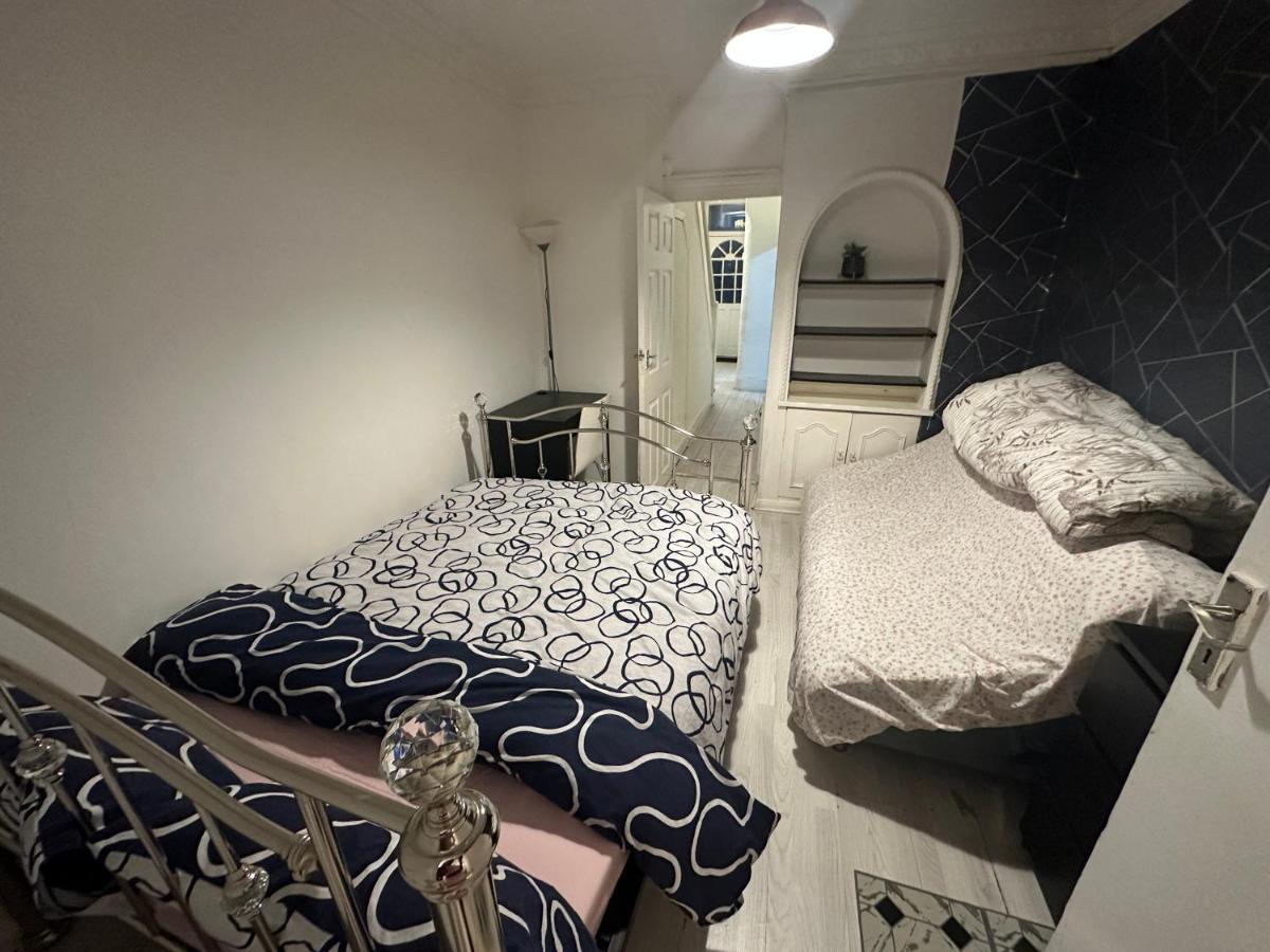 Apartamento 4 Double Bed Family 15 Mins From Central Ldn *
