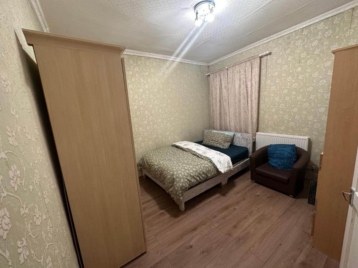Apartamento 4 Double Bed Family 15 Mins From Central Ldn *