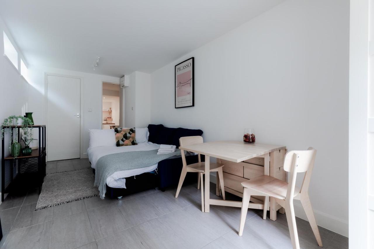 Bright & Charming Hampstead Garden Studio Appartement