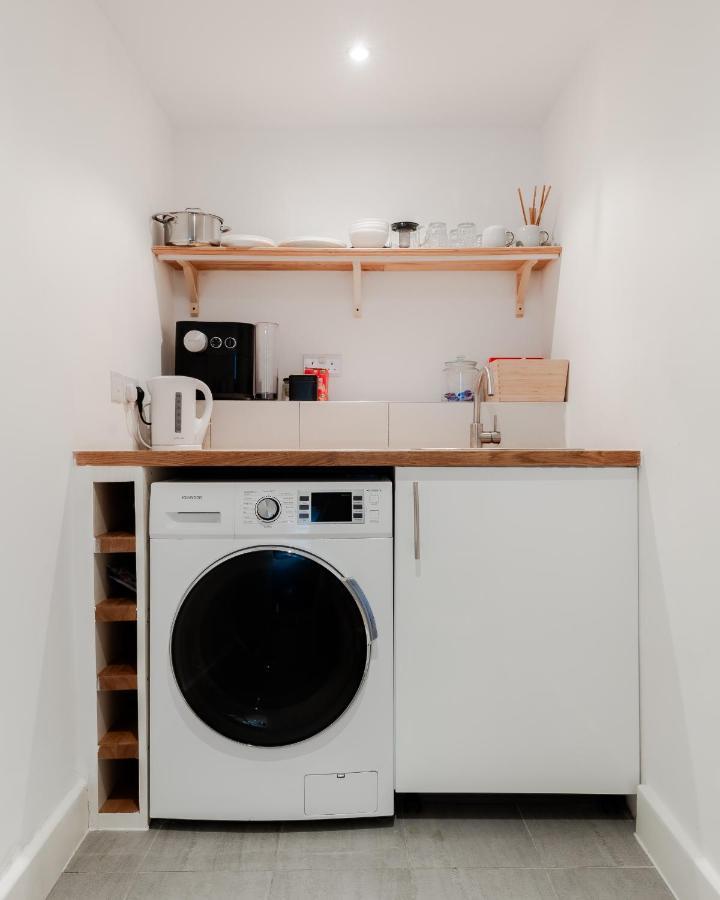 Bright & Charming Hampstead Garden Studio Appartement Londen