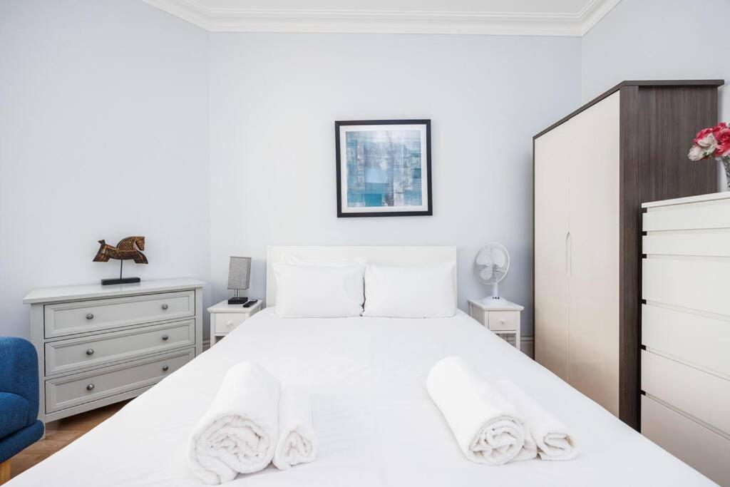 Charing Cross Road One Bedroom Apartamento *