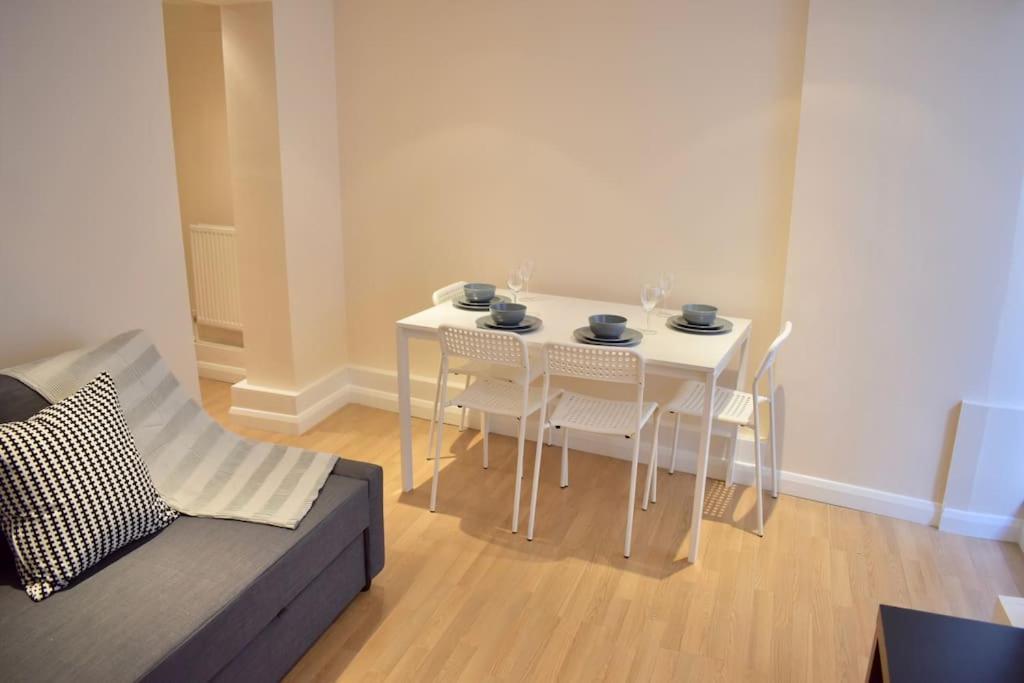 Cosy 1 Bedroom Flat Near The Eye Appartement Londen