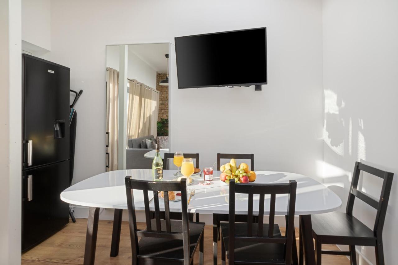 Fabulous Riverside In Putney Apartment *