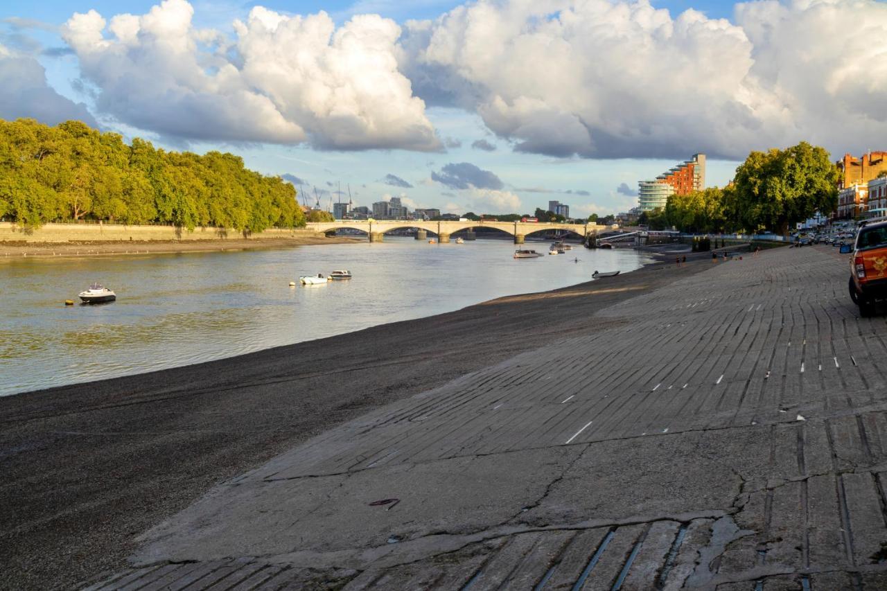 Fabulous Riverside In Putney *