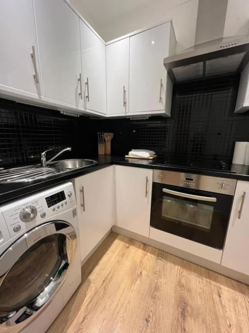 Apartamento Spacious 2bed/2bath Flat Next To Eye Londres