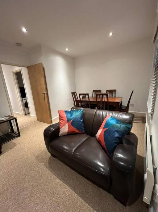 Spacious 2bed/2bath Flat Next To Eye Apartamento *