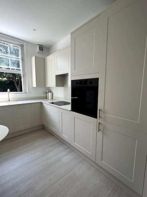 Stunning Two Bed Flat In Angel *
