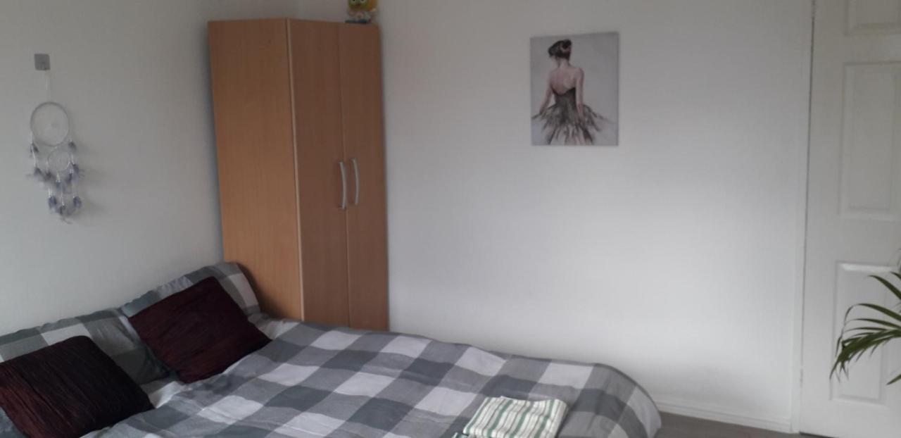 Appartement 7, Cranehouse Brangbourne Road One Big Double Available On Reasonable Price, Shared Flat *