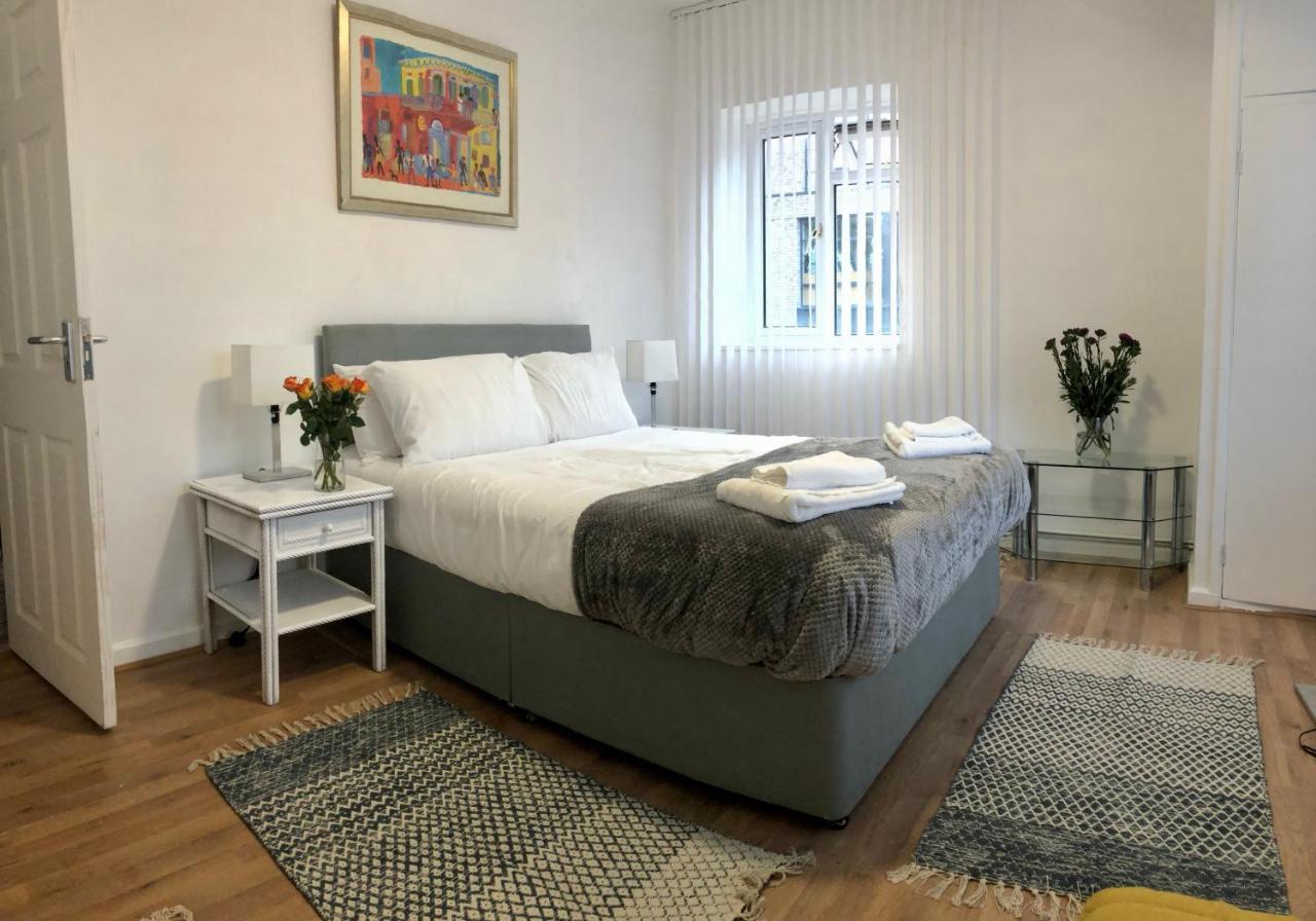 Location- 2 Bedroom Apartment *