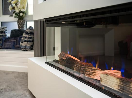 New Modern Hybrid 4 Bedroom 7 Bed 9 Guest Capacity Londen
