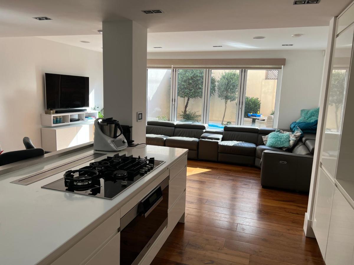 3 Bed/3.5 Bath Gated Mews House W/ Private Garden Hébergement de vacances
