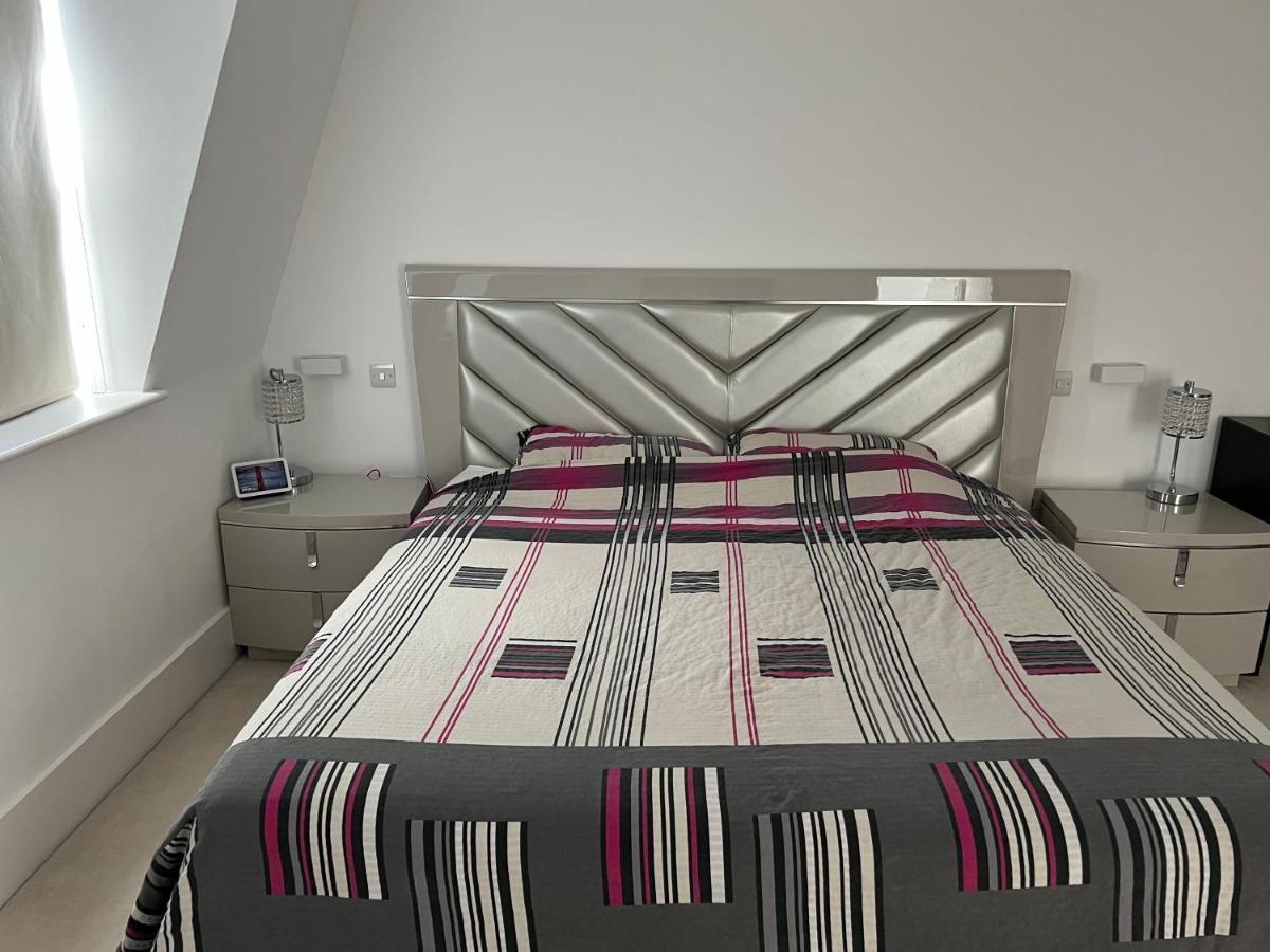 Hébergement de vacances 3 Bed/3.5 Bath Gated Mews House W/ Private Garden *