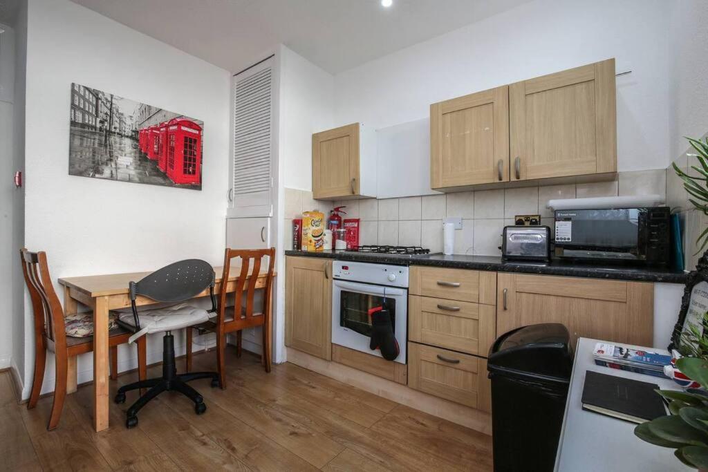 Appartement Large Modern House With Garden Sleeps 11 Guests
