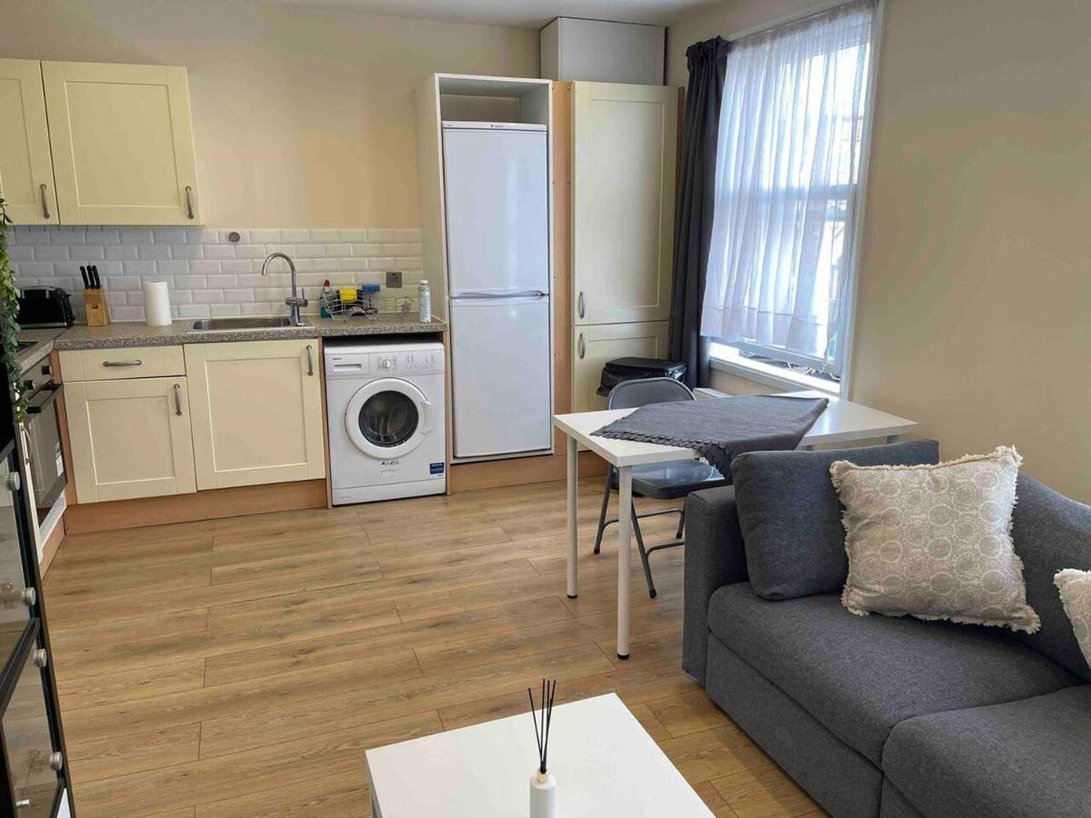 Apartamento Quiet And Cozy 2 Seperate Bedrooms And 2 Bathroom With Terrace