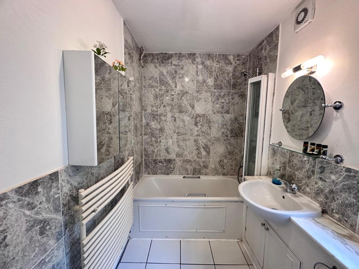 Private Family Apartment, In Victoria Posh Sw1 * Londres