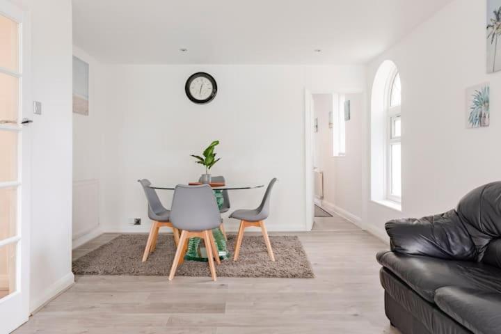 Apartamento Lovely 3 Bedroom Flat In North