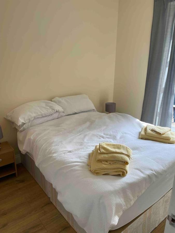 Apartamento Quiet And Cozy 2 Seperate Bedrooms And 2 Bathroom With Terrace Londres