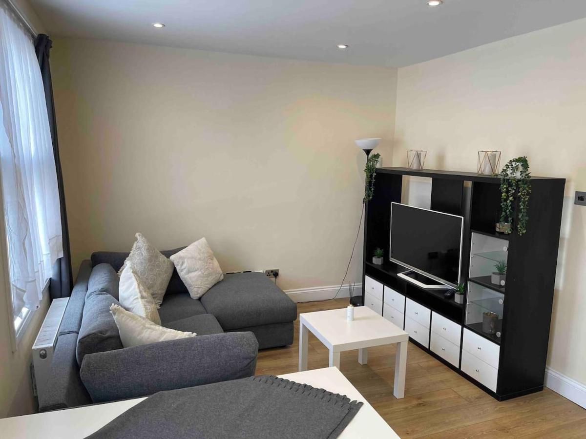 Quiet And Cozy 2 Seperate Bedrooms And 2 Bathroom With Terrace Apartamento