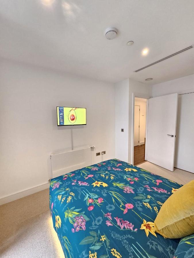 2 Bed Luxurious Canary Wharf