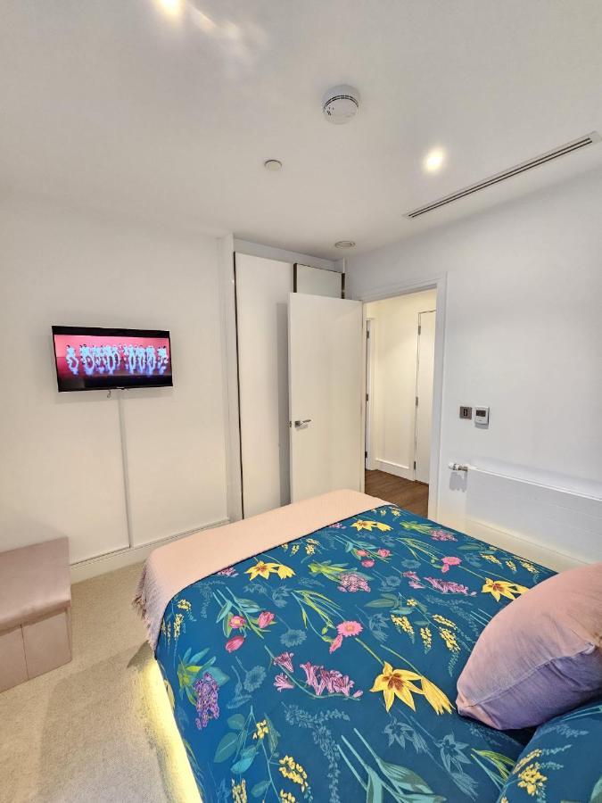 2 Bed Luxurious Canary Wharf Appartement