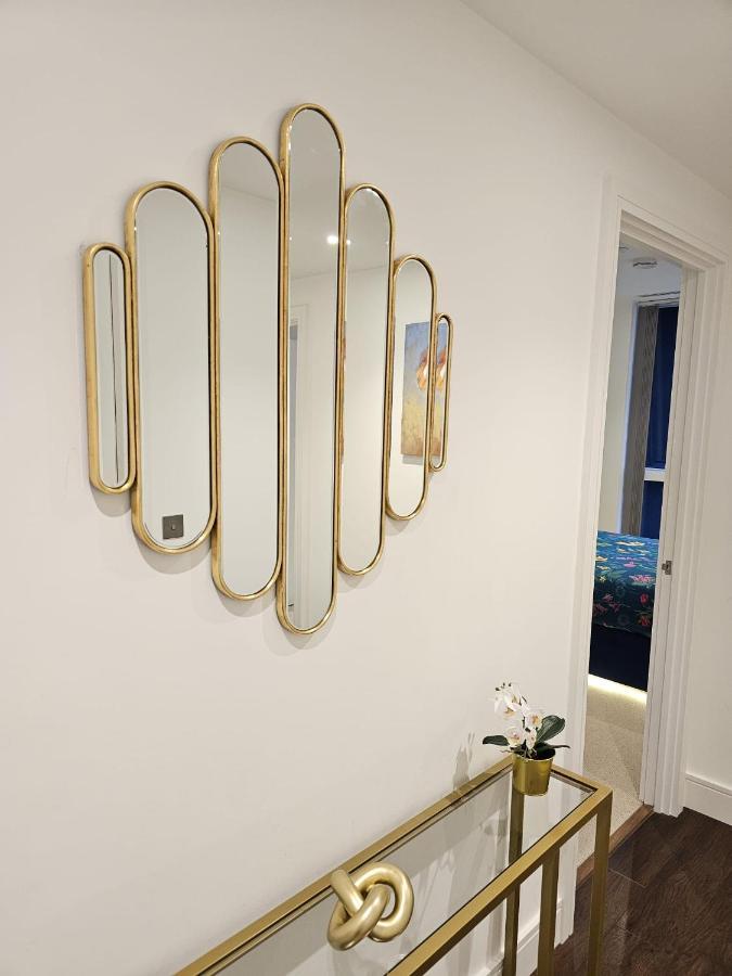 2 Bed Luxurious Canary Wharf