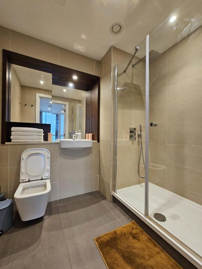 2 Bed Luxurious Canary Wharf Appartement Londres