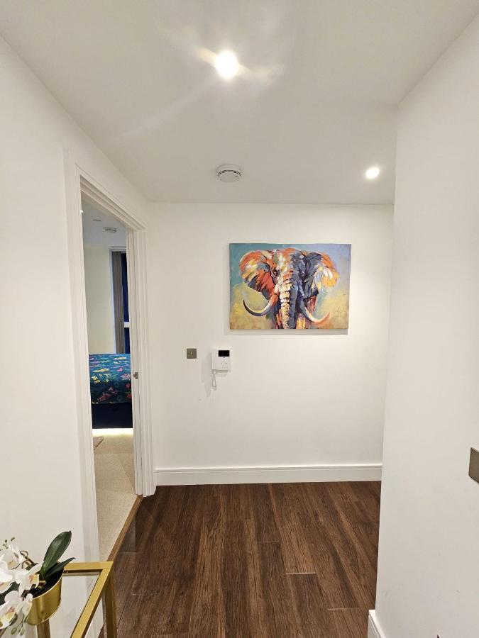 2 Bed Luxurious Canary Wharf Appartement