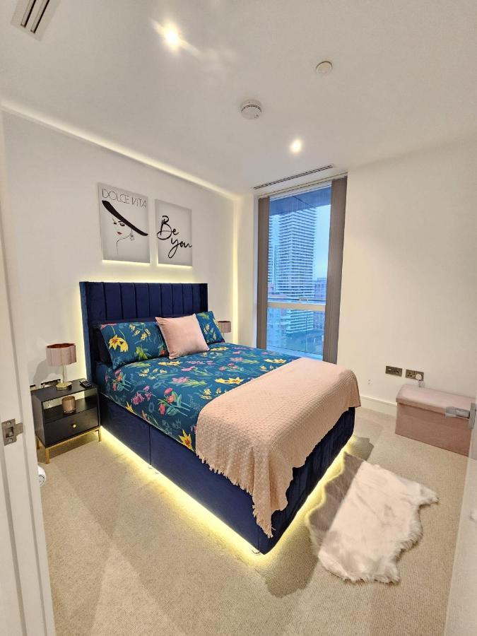 2 Bed Luxurious Canary Wharf * Londres