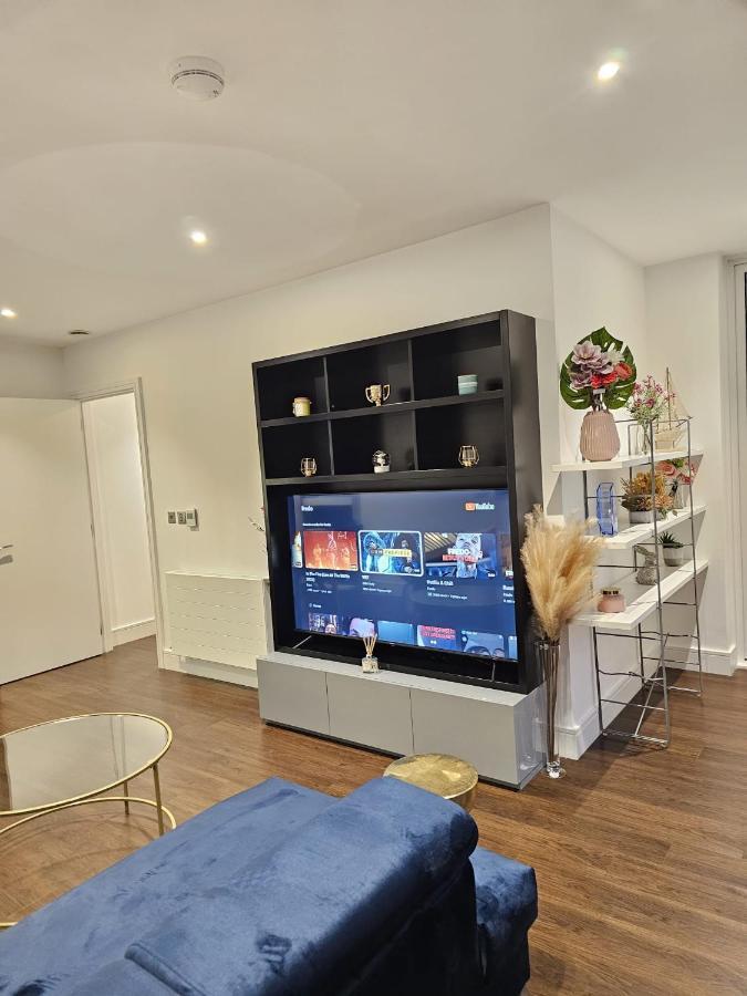 2 Bed Luxurious Canary Wharf Appartement