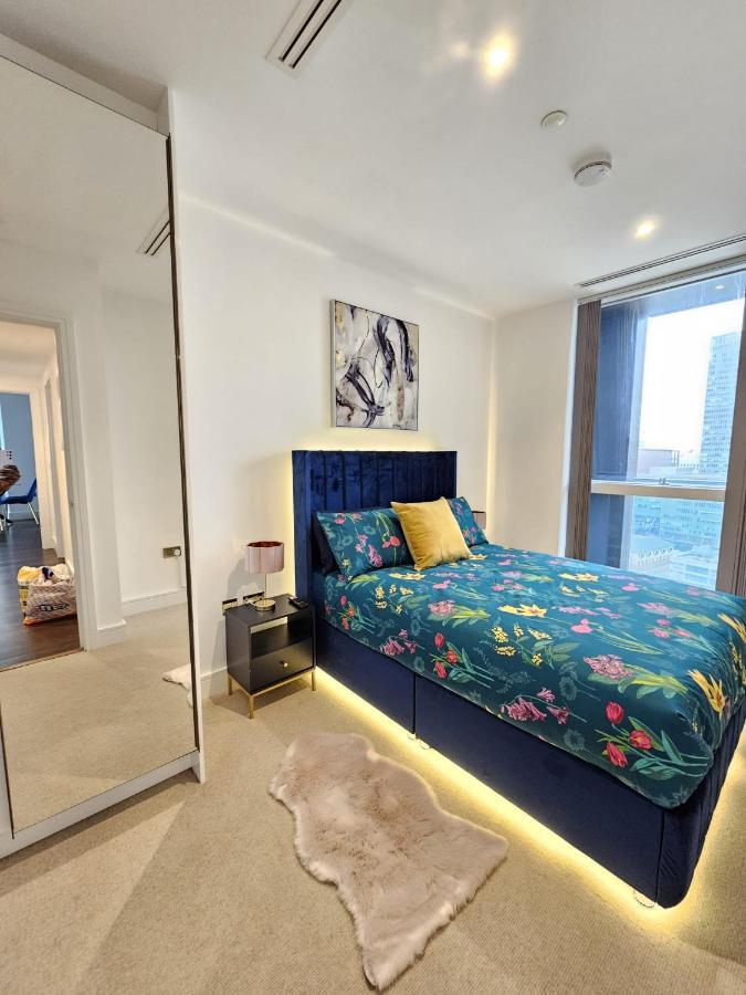 2 Bed Luxurious Canary Wharf Appartement *