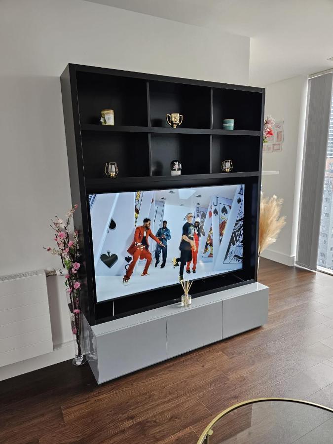 2 Bed Luxurious Canary Wharf Appartement *