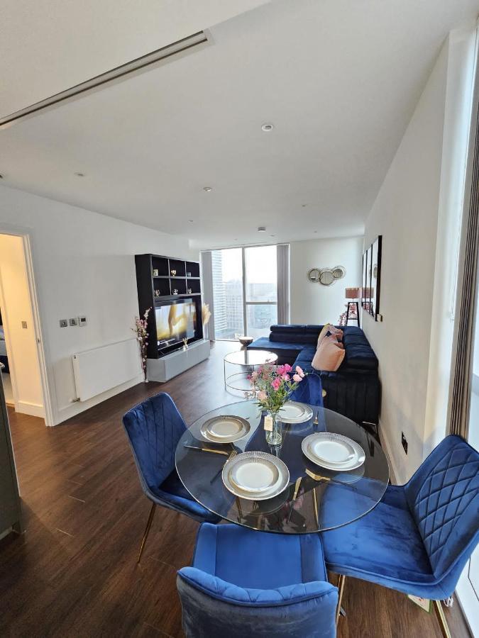 2 Bed Luxurious Canary Wharf * Londres