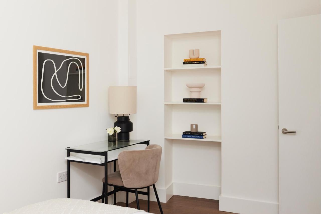 The Ravenscourt Park Escape - Bright 2bdr Flat * London