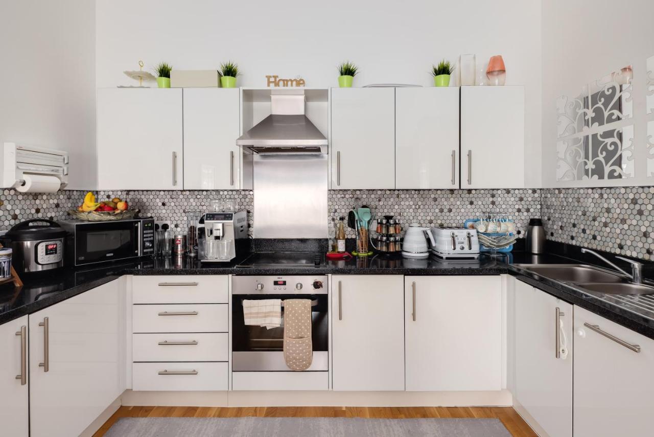 Two Double Bedroom Duplex Flat Apartment *