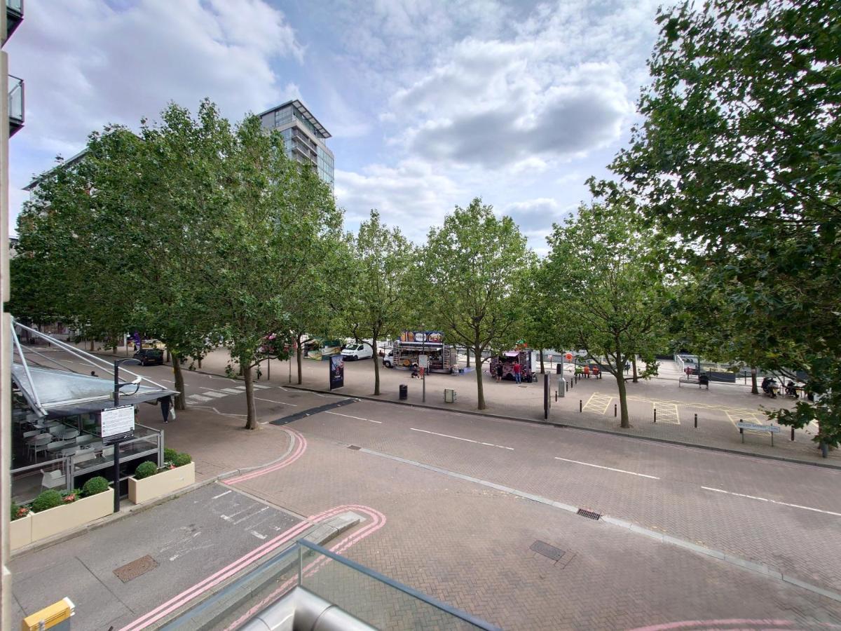 Fully Serviced Two Bed By Excel & O2
