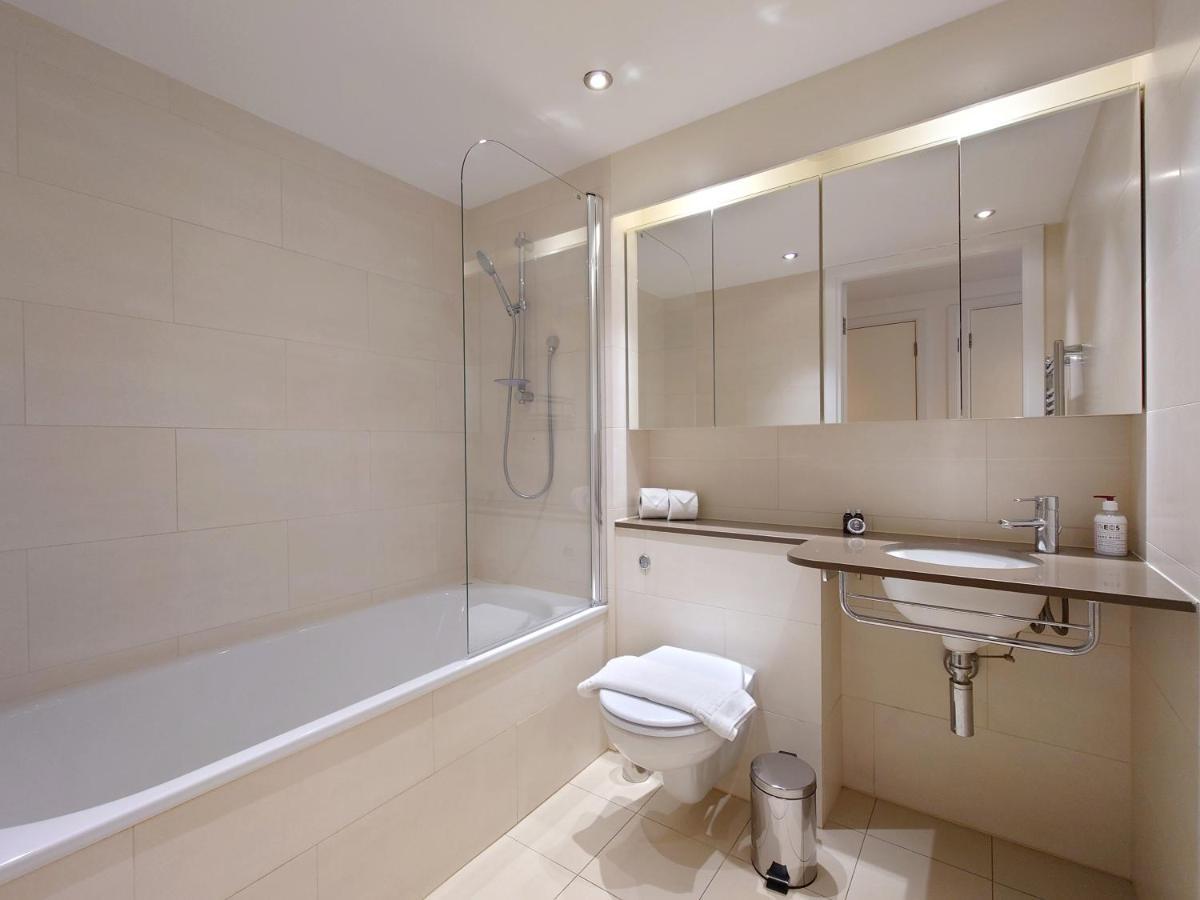 Fully Serviced Two Bed By Excel & O2