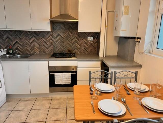 Beautiful Close To Brick Lane Habitación en casa particular Londres