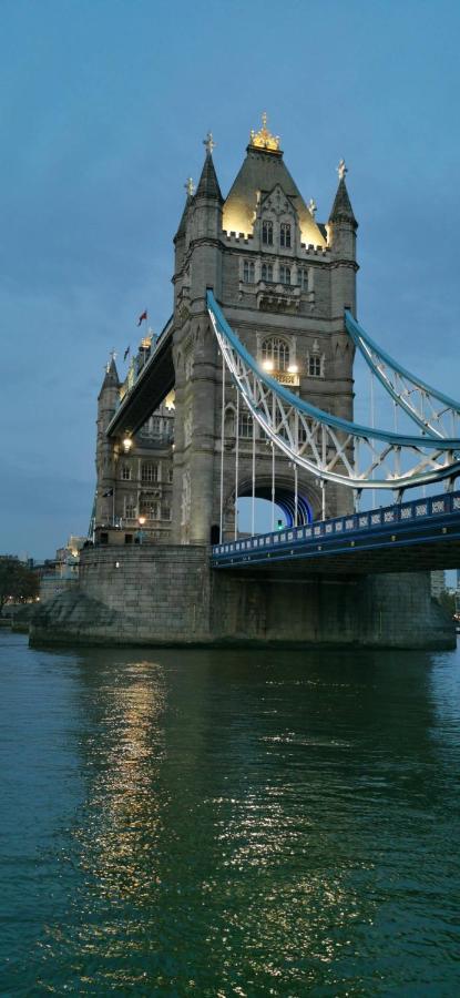 Stunning Massive Bedroom +direct Thames River View * Londres