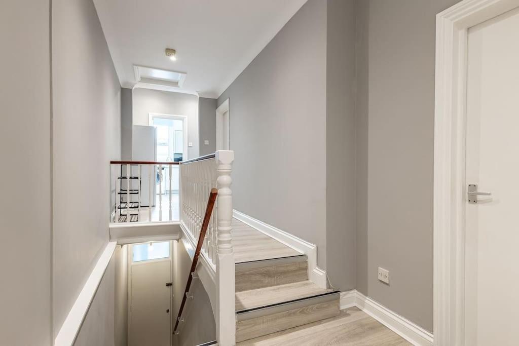 Apartamento Cozy 3-bedroom Flat In Willesden