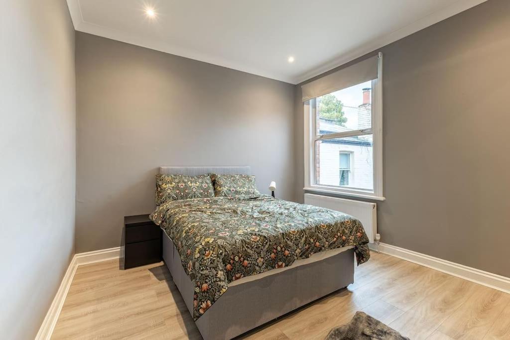 Cozy 3-bedroom Flat In Willesden Apartamento