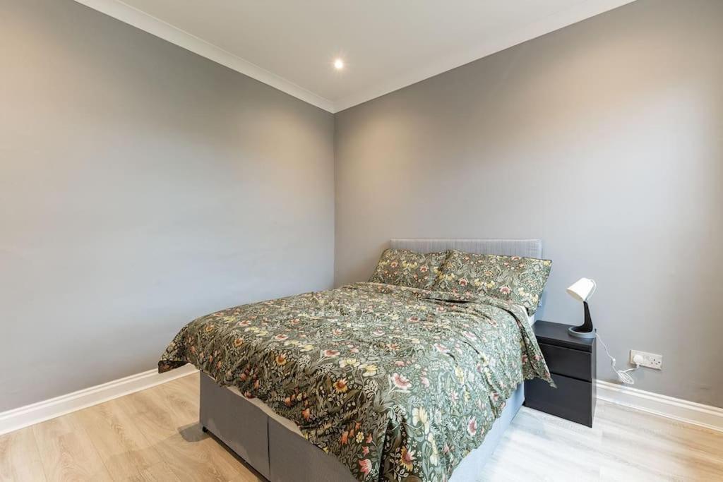 Cozy 3-bedroom Flat In Willesden Apartamento