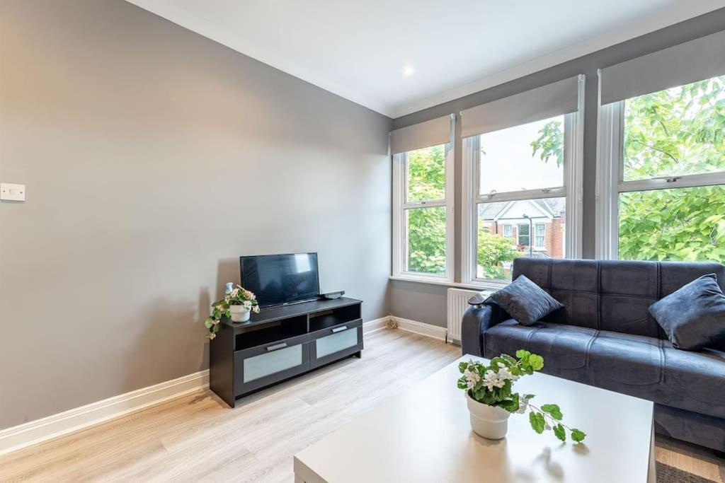 Apartamento Cozy 3-bedroom Flat In Willesden
