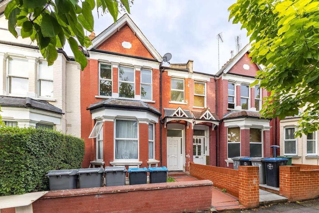 Cozy 3-bedroom Flat In Willesden * Londres