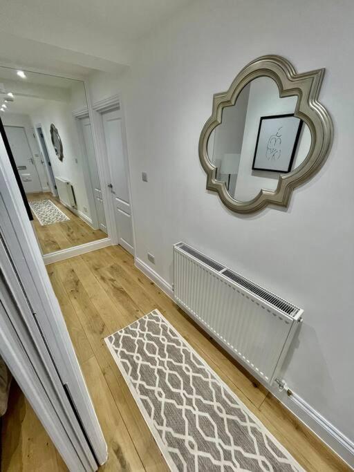 Newley Refurbished 2-bed Only Minutes From London's Attractions * Londres