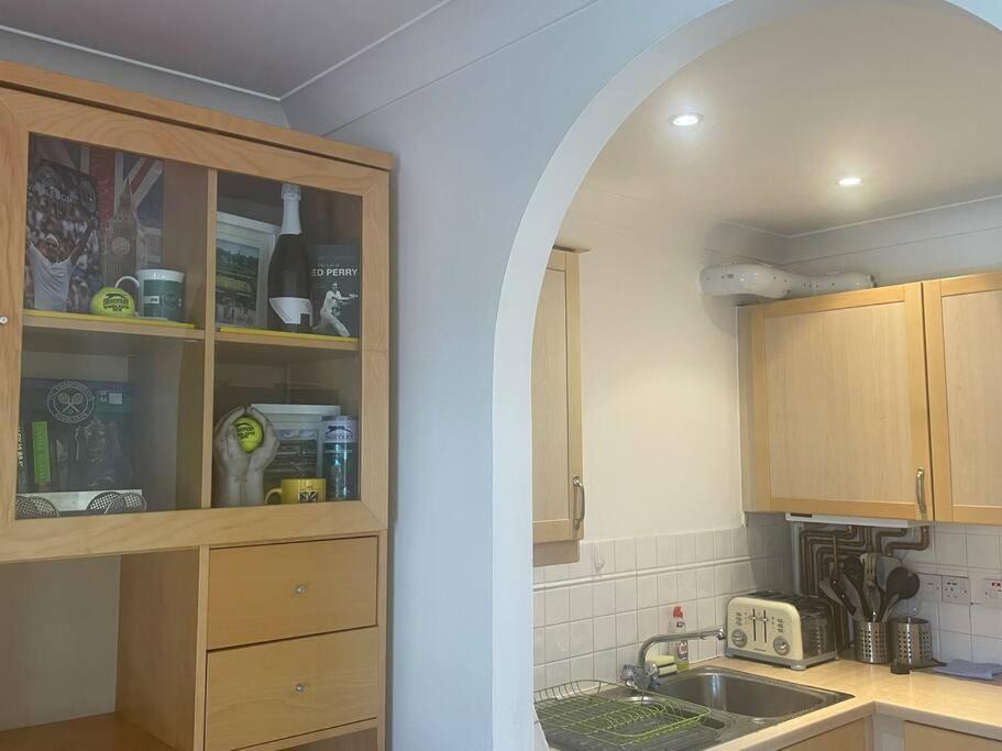 Sw19 2 Bed 2 Bath Private Flat * Londres