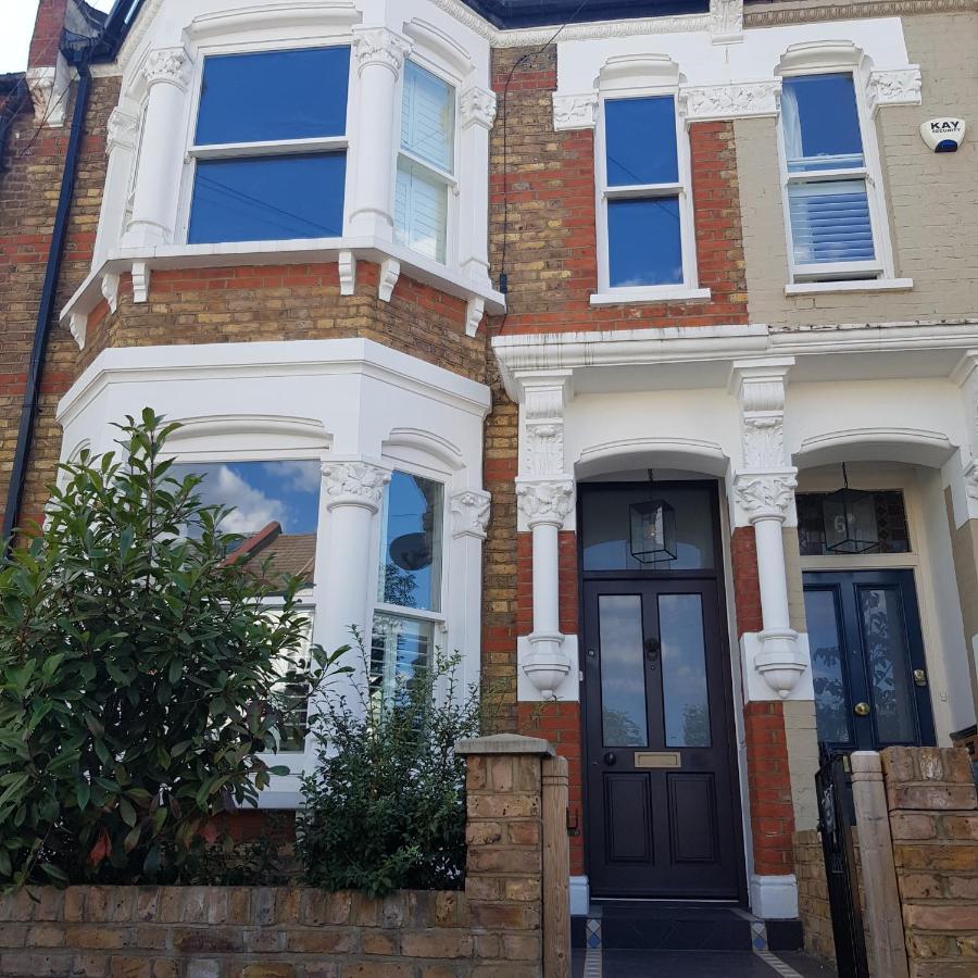 Beautiful Private In Queens Park Townhouse Accommodatie bij particulieren Londen