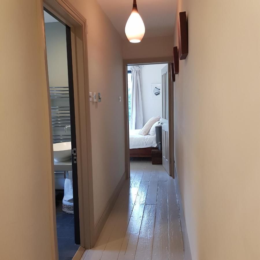 Beautiful Private In Queens Park Townhouse Habitación en casa particular Londres