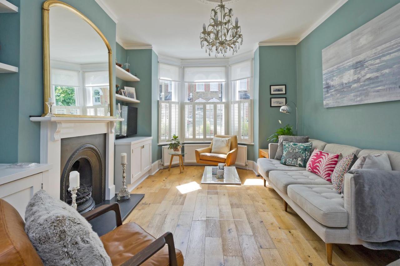Family In Battersea By Underthedoormat Londres