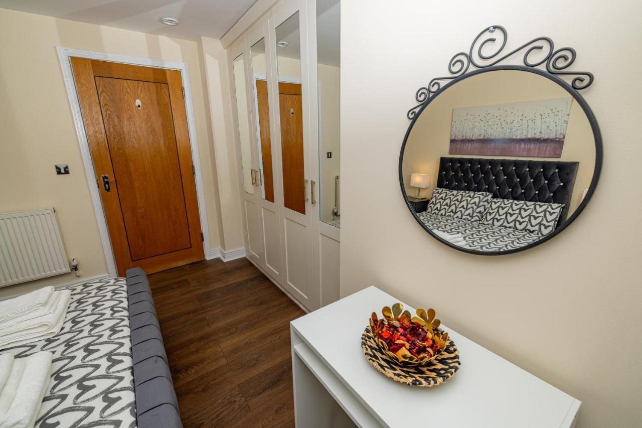 Apartment Two Bed Near Canary Wharf